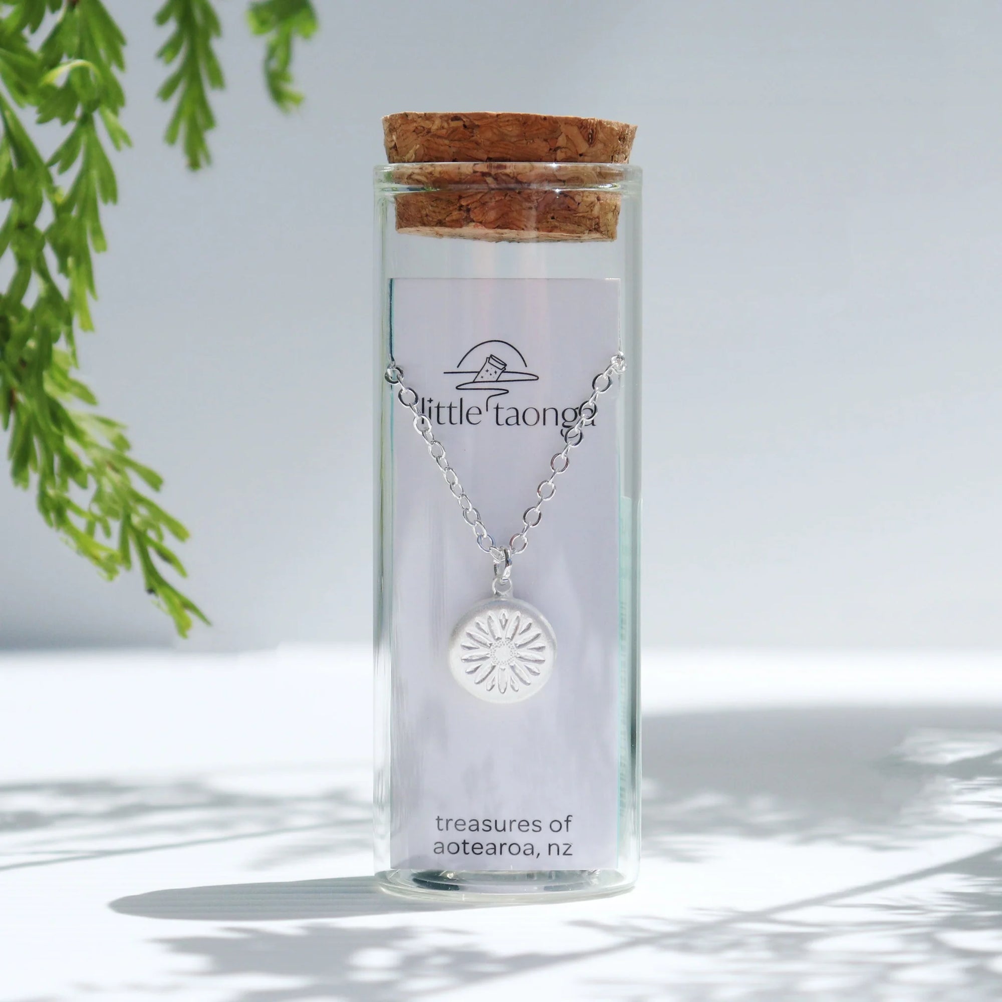 Mountain Daisy Necklace Silver